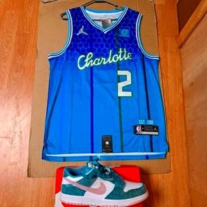 Jersey and Nike dunks